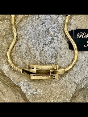 Gold Roman Numeral Bar Bracelet